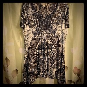 Black and White Paisly Print Tunic